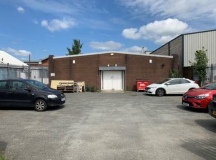 A detached single-storey warehouse unit with 2-storey offices attached to the front.<br><br>Constructed of a steel portal frame with cavity brick walls and a pitched profile steel clad roof incorporating 10% translucent panels providing good natural...