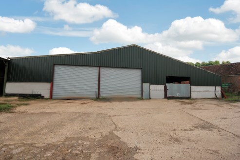 p>\n The property is a typical farm building previously a grain store laid out in three bays. The left hand bay and centre bay are available with the further right hand bay requiring some works but could also be available shortly....