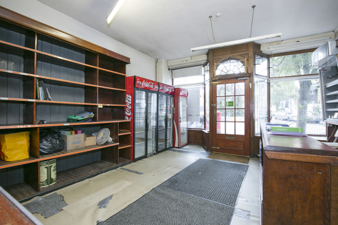 Comprises a ground floor shop within this period terraced building providing trading space at the front with rear internal storage space. 

Caledonian Road & Barnsbury Station is just under a mile to the north west of the subject property and numerou...