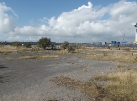 This site has been cleared of all buildings and extends to

approximately 0.44 hectares (1.08 acres) and is level

throughout. The site has formerly had a history of extensive

commercial uses, the most recent of which was for the grit

blasting of m...