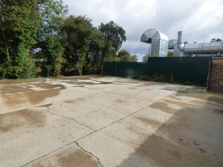 We are pleased to offer this industrial YARD for let. Situated on a POPULAR SITE, the unit is situated between Harlow and Chelmsford, allowing easy access to M11 & A414. The unit benefits from having ELECTRICITY. Price plus Vat. VIEWING BY APPOINTMEN...