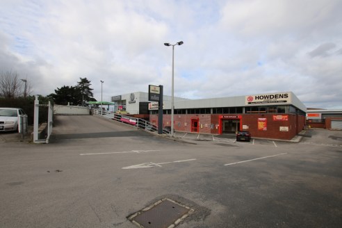 Former car showroom suitable for alternative uses/trade occupiers subject to planning