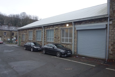 The unit is felxible and is suitable for a number of uses.

The property consists of stone elevations under a steel

profile clad pitched roof.

The premises was formally a School and benefits from

Educational Use D1 and is relatively open plan with...