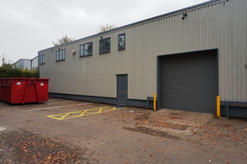 Modern Warehouse Unit to Let on a Short Lease/Storage Agreement\nClear Area, with Parking and Loading Facilities\nRoller shutter access\nTotal Area Approx. 476....