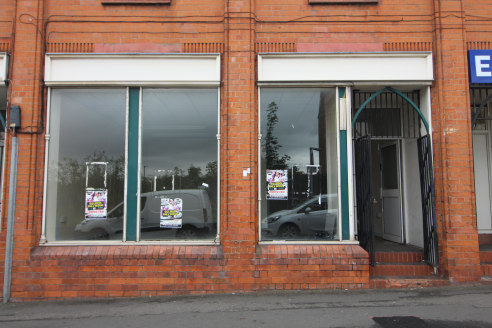 Self-Contained Lock Up Shop Premises in WEDNESBURY - Total NIA 692 ft2 (64.28 m2)...