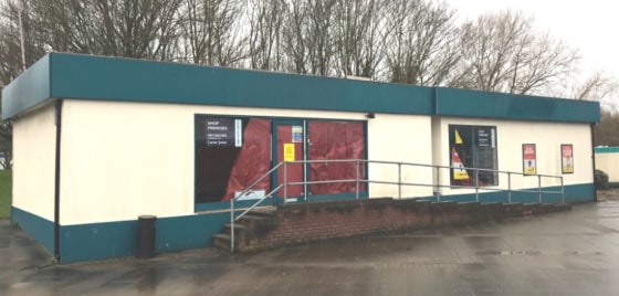 Standalone Retail Unit Available To Let.

Ground Floor Area: 98.66 Sq m (1,062 Sq Ft)

Incentives Available - Subject to Status.

Tamworth Services is operated by MOTO and is accessible from both directions of the M4 at Junction 13 with the A34.

The...