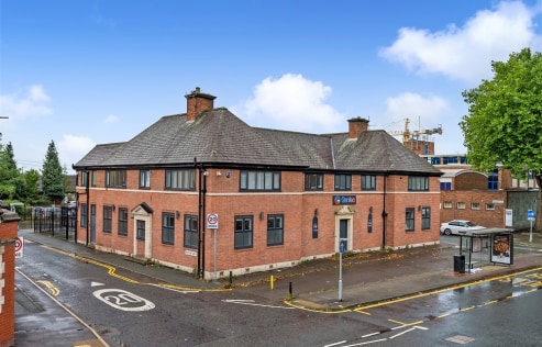 78 Chapel Street comprises a superb, detached former Public House premises, which has, in recent years, undergone a comprehensive refurbishment and conversion programme, to now provide for high quality, high specification modern office and storage ac...