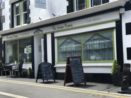 Leasehold Fish & Chip Takeaway Located In Woolavington Nr Bridgewater, Somerset\nGreat Location\n5 * Food Hygiene Rating\nRef 2336\n\nLocation\nThis respected Fish & Chip Takeaway is located in the village of Woolavington near Bridgewater in Somerset...