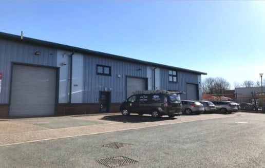 **UNDER OFFER*** The property comprises a mid-terrace portal framed commercial unit, which provides both ground and first floor office accommodation, together with a ground floor store/warehouse facility.

The office accommodation at ground floor lev...
