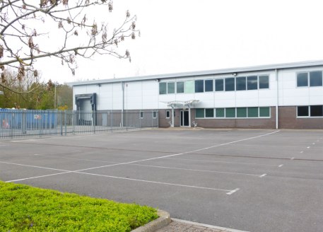 11,455 sq ft modern distribution end of terrace unit, conveniently located next to Junction 21 of the M5 with self contained...