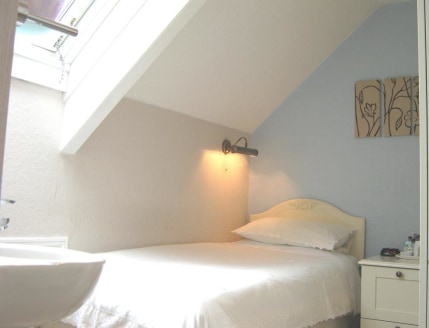 Freehold Guest House Located In Penzance Cornwall\n8 En-Suite Guest Bedrooms (AA 4 Star Rated)\nSeparate Owners Accommodation\nRef 2249\nAsking Price &pound;535,000\n\nLocation\nDunedin Guest House is located in a sought after area in the seaside tow...