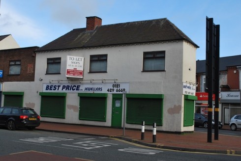 The property comprises a ground floor retail unit with retail area, two offices, a store room and a WC. There is a kitchen area to the rear of the property which provides access on to Poplar Road, and there is also a...