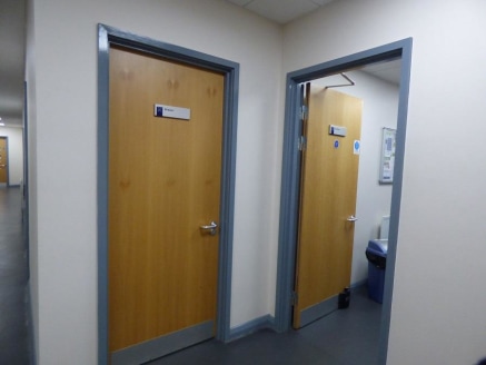 UNIT 19. We are pleased to offer this ground floor studio for let. Situated in the Pinnacles Business park in the heart of Harlow. Five minutes drive from junction 7 on the M11 and Harlow town centre being a short drive away. Call to arrange a viewin...