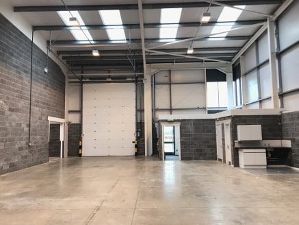 High quality high bay industrial/warehouse units located on Sapphire Court Bromsgrove Enterprise Park. Secure gated site with CCTV. Three miles to the M5 and M42 motorways.