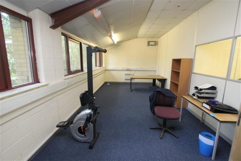 A very well presented workshop/office of approximately 3,500sqft (Gross Internal Area) benefiting from off street parking for approximately 7 vehicles. The property is arranged over two storeys offering potential to extend the first floor and create...