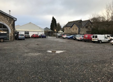 A well located detached garage premises situated in the centre of Ashburton, measuring some 4,000 sq ft including some office space / reception area. The garage was originally constructed during the 1960s and the current owners have been in occupatio...