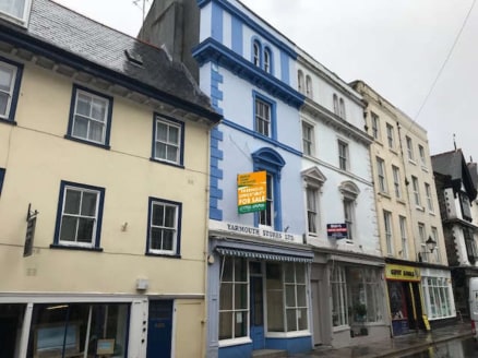 An impressive and substantial period property located in a prime trading position at the eastern end of Southside Street in the heart of Plymouth's historic Barbican area 

This is a rare and substantial retail and residential property vacant for the...