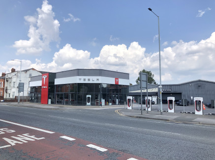 *BUILDINGS OF 15,641 SQ FT, ON A SITE OF APPROX. 1.18 ACRES

*LET TO TESLA MOTORS LTD

*PASSING RENT OF £160,000PA

*FUTURE DEVELOPMENT POTENTIAL

The property comprises a purpose-built car dealership facility with a showroom building to the front of...