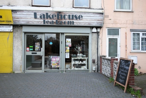 We are pleased to present to you this well established Cafe that has become available to buy. Holding a A3 license this business is a great investment.