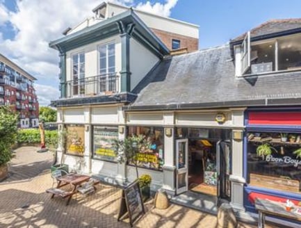 The Subject property consists of a ground floor and first floor restaurant. The kitchen is situated on the ground floor with additional seating available on the first floor. The subject property also benefits from an outdoor courtyard seating area ov...