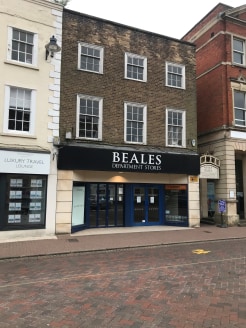 The property comprises a modern department store built in 2004 comprising two separate customer entrances and offering extensive ground and first floor open plan sales areas. 

The accommodation benefits from carpeting, fluorescent lighting, customer...