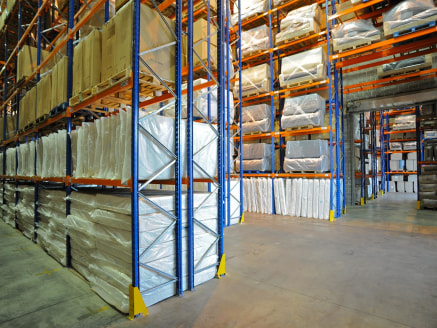 The property comprises a good quality warehouse facility with pallet space for up to 1,000 pallets available to rent on an annual basis.<br><br>Accommodation<br><br>Up to 1,000 pallet spaces available<br><br>Services<br><br>Included with the rent<br>...