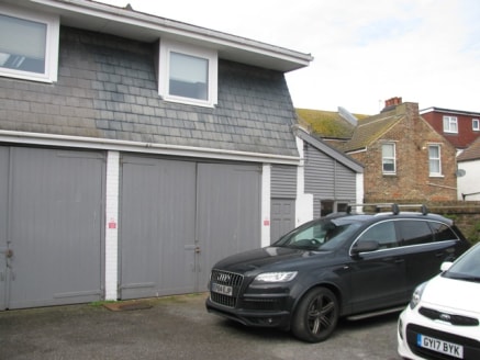 The premises of a self contained stores and workshop in a small little mews of other similar units. There is all clear space of 1,365 sq ft and the property does have its own toilet facilities. Location The property is located within the town of East...