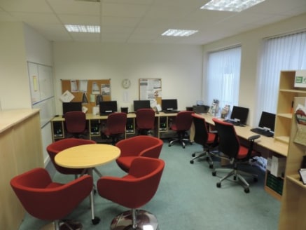 A quality self-contained office suite in a highly prominent location close to the job centre and various solicitors/accountants in Burnley Town Centre.\n\nThe property comprises of a ground floor office suite which has been occupied by Vedas Recruitm...