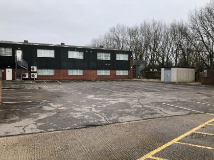 The unit is located approximately half a mile from Junction 8/9 of the M4 motorway on Priors Way, Maidenhead. The property is accessed via the A308 Windsor Road providing easy and direct access to Maidenhead and Windsor town centres and the surroundi...