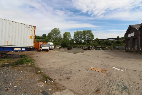 Detached Warehouse Premises with Secure Yard - Total GIA 15,252 ft2 (1,416.94 m2) on 2.2 acres (0....