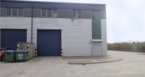 - Freehold unit available near Heathrow 

- Unit benefits from B1,B2,B8 use 

- Electrically loaded doors

- Suitable for various businesses (STP) 

- Good transport links

- Vacant possession on completion