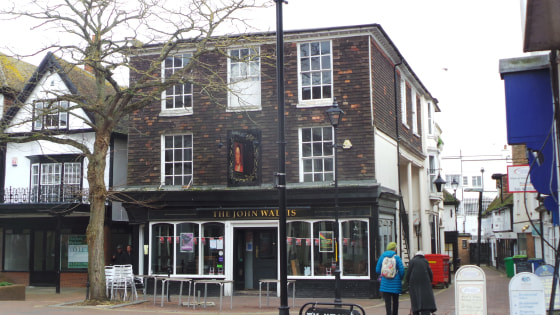 This is an attractive Grade II listed building in the centre of Ashford town, which provides a great opportunity to acquire a centrally located public house. 

Planning permission has been granted for residential development of the upper floors and t...