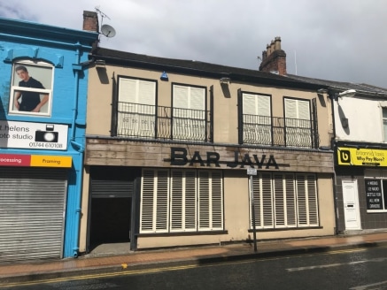 The premises are accessed from Westfield Street via an entrance porch, leading to a large mainly open plan bar / restaurant area with a large bar counter in the centre of the room and preparation area including a second serving bar arranged on the ad...