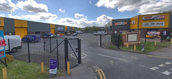 The properties consist of two modern terraces of trade counter / industrial units of steel portal frame construction. Unit 5a benefits from the following typical specification: