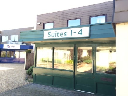 Tectonic Place is located in the village of Holyport, just on the edge of Maidenhead. This out of town office complex offers great access to Junction 8/9 of the M4 and is a short drive to Maidenhead Railway Station. Suite 4 Tectonic Place is on part...
