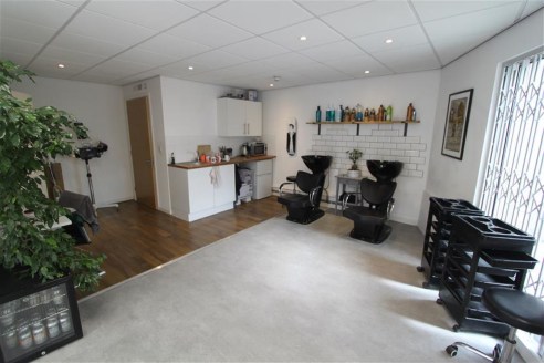 *COMMERCIAL INVESTMENT* 

A well presented commercial investment of approx. 675sqft trading as a Barbers salon, situated in a modern development on the corner of Cheltenham Road, next door to Boston Tea Party.

The shop is let at �10,500pa on a 5 yea...