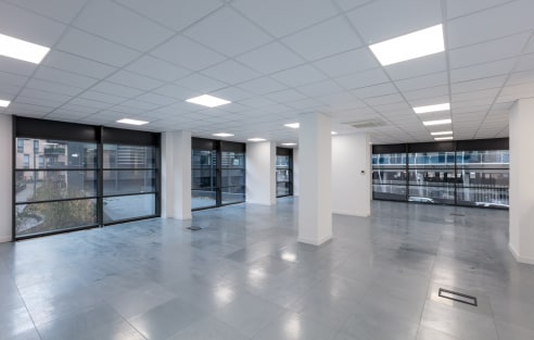 Masters Court offers 4 adjoining commercial units, each with ground and first floors ranging from 2,377 sq ft to 12,724 sq ft. The units have high ceilings and full floor to ceiling glazing. The units are in shell and core condition or can be fitted...