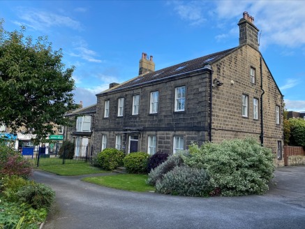 The Grove Manse is an attractive double-fronted Grade II listed Georgian building set within landscaped and lawned grounds and providing high quality offices on 3 floors.