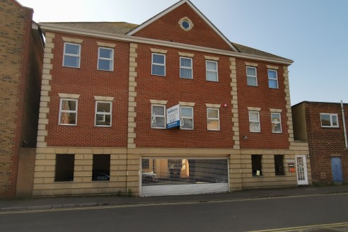Air conditioned town centre offices