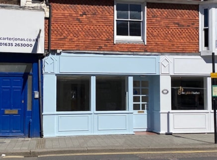 The property comprises a small self-contained lock-up retail unit comprising display window to the front. Internally the main shop has been divided to create a retail space to the front then separate office/store to the rear, this could be removed if...