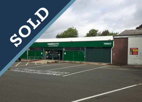 Detached commercial building situated on a self-contained site situated close to the town centre. Suitable for a variety of uses subject to...