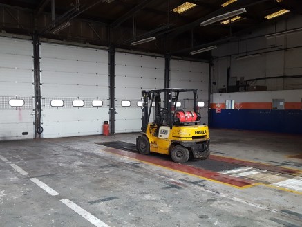 0.56 - 1.40 acres of secure hard standing with industrial / workshop accommodation close to Worcester City Centre. Available on flexible leases together or separately.