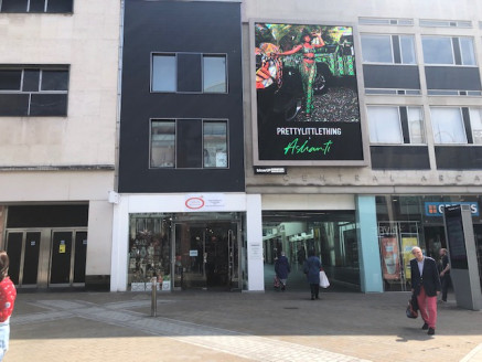 The unit is located close to the Briggate entrance to the Arcade and comprises a small ground floor shop. Central Arcade offers a vibrant mix of retailers and leisure operators and benefits from high pedestrian footfall.