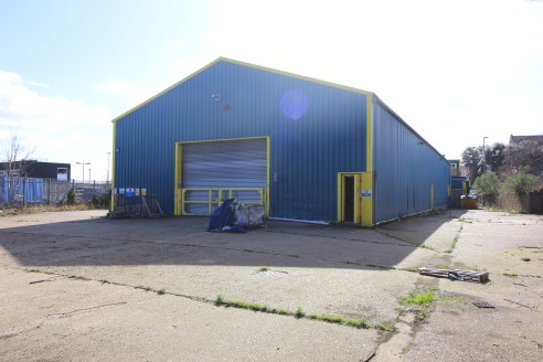 Prominent Warehouse & Trade Counter Unit With Yard