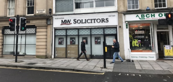 Retail unit to let.

Ground Floor Sales Space - 73.24 Sq m (788 Sq ft)

The property is located in a prominent and highly visable position at the end of Southgate Street. The ground floor comprises 'E' Use accommodation and benefits from a glazed fro...