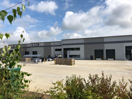 Arrow Park, Brackley comprises a new warehouse and production development of 8 units. Units are built to a high specification, offer main road prominence on the A43 and provide excellent road connections to the M40 and M1....