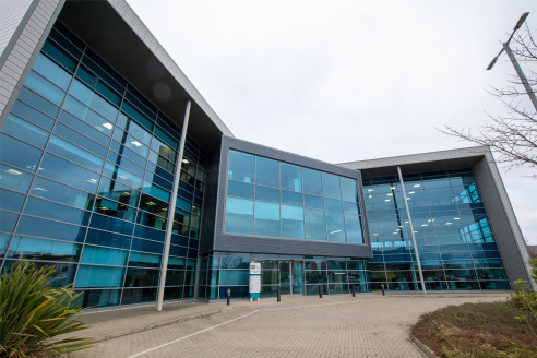 TO LET - GRADE A OFFICE ACCOMODATION - NEWCASTLE GREAT PARK LOCATION - CLOSE TO THE A1 AND A19

LOCATION 

Esh Plaza is within Newcastle Great Park offering a superb office location. 

 

Located only one minute from the A1 and with Park & Ride bus s...