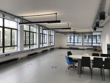 The third floor suite provides 1,224 sq ft of open plan office accommodation. The accommodation benefits from a fully fitted meeting room within the demise. The occupier will benefit from access to a fully integrated kitchen and breakout space with t...