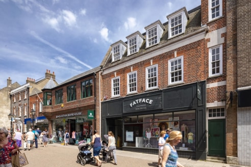 Property Type\nRetail\n\nAvailability\nFor Sale\n\nSize\n8,564 sq ft\n\nPrice\n&pound;2,600,000\n\nEnergy Performance Rating\nUpon enquiry\n\nAttractive Dorset County Town\n\nKey Features\n\n* Attractive Dorset County Town\n\n* Prime Location in Pede...