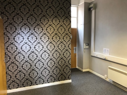 Under Offer]\nCHARACTER office suite in the JEWELLERY QUARTER which has been RECENTLY REFURBISHED - Total (NIA) 800 ft2 (113.06 m2)...